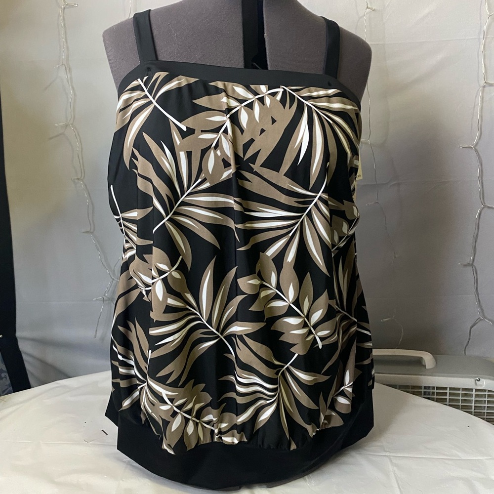 Women's Black and Brown Leaf Print Top